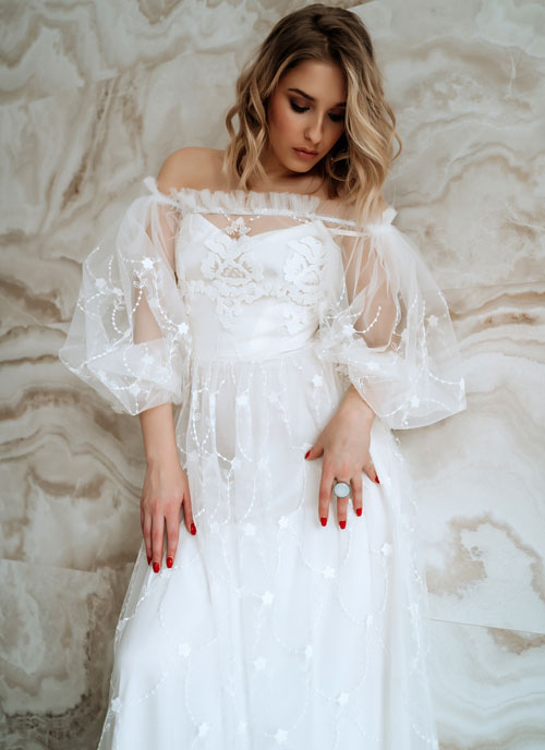 Кружевное прозрачное длинное белое платье напрокат