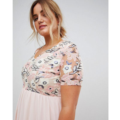 Нежно-розовое платье макси с пайетками напрокат