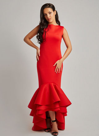 Длинное красное платье из неопрена напрокат для фотосессии