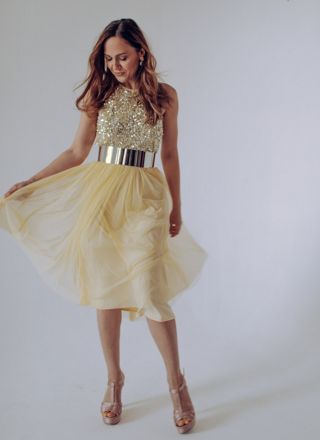 Желтое миди платье с пайетками напрокат в арендк для фотосессии