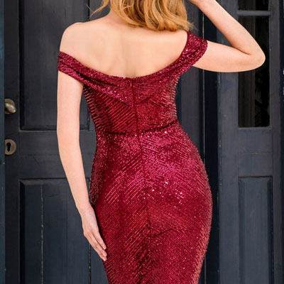 Облегающее бордовое платье с пайетками напрокат