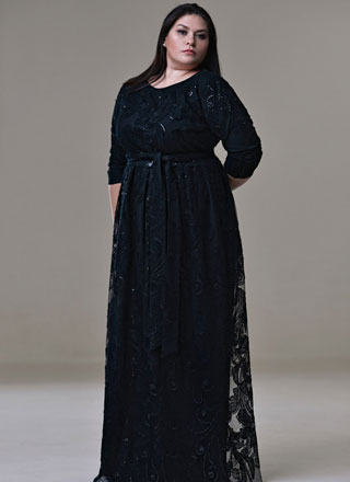 Черное длинное платье с кружевом и вышивкой напрокат