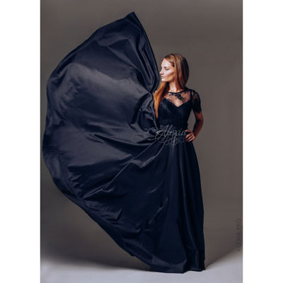 Длинное чёрное платье