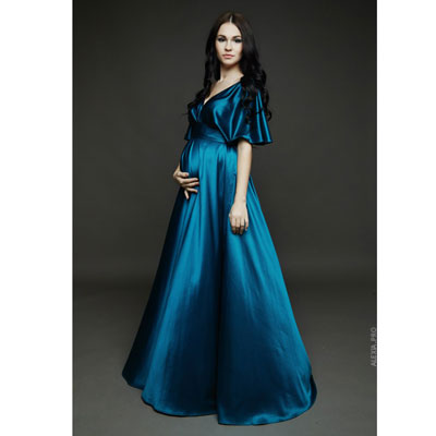 Голубое атласное платье для беременных напрокат