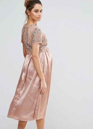 Розовое атласное миди-платье с вышивкой напрокат для фотосессии