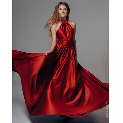 Пышное красное атласное платье напрокат для фотосессии
