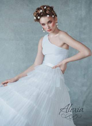 Белая юбка-колокол с оборками напрокат 