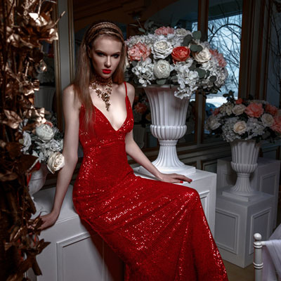 Красное сверкающее длинное платье с пайетками напрокат 