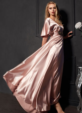 темно-розовое платье из атласа напрокат